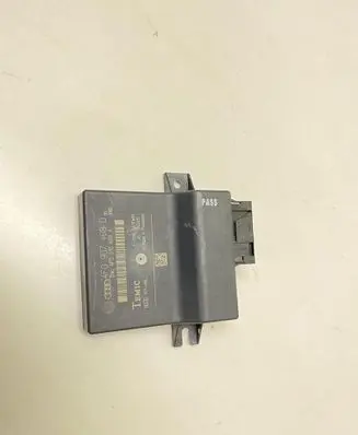 Audi A8 S8 D3 4E Gateway control module 4F0907468D 4F0910468A