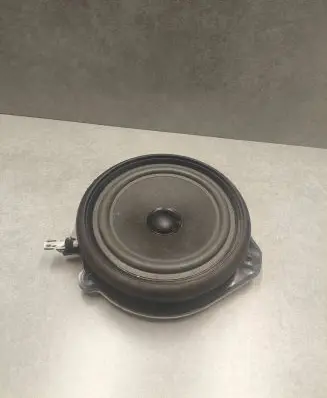 Audi A4 S4 B6 8E 8H Front door speaker 8E0035411 1296125