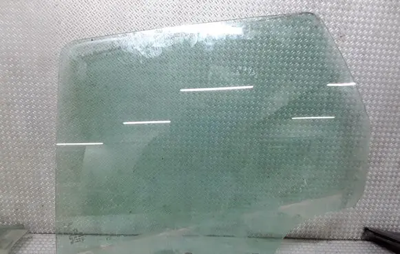 Peugeot 308 Rear door window glass