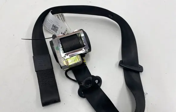 Audi A3 S3 8P Front seatbelt 8P3857705
