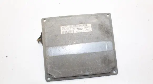 Ford Fiesta Engine control unit/module 6S6112A650FD S120977315D