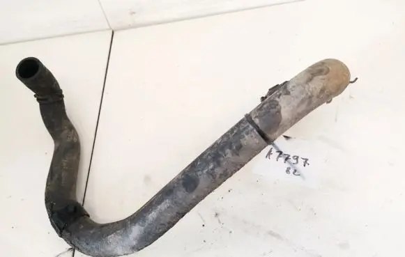 Volkswagen PASSAT B6 Engine coolant pipe/hose