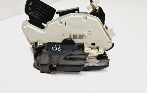 Skoda Octavia Mk3 (5E) Front door lock 5E1837016