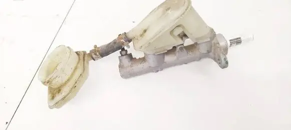Master brake cylinder