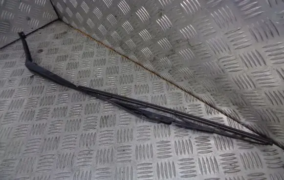 KIA Magentis Front wiper blade arm