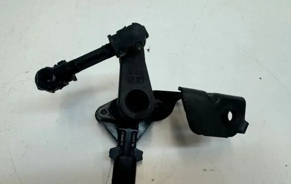Peugeot 5008 II Headlight/headlamp level sensor 9817423180