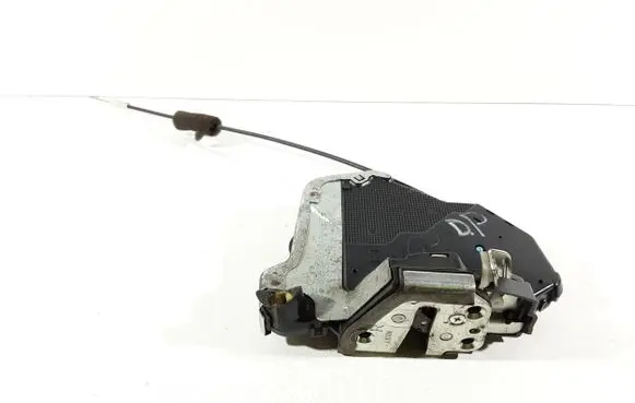 Suzuki Grand Vitara II Front door lock 6A2408