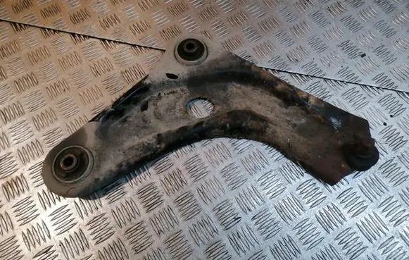Peugeot 207 Front lower control arm/wishbone