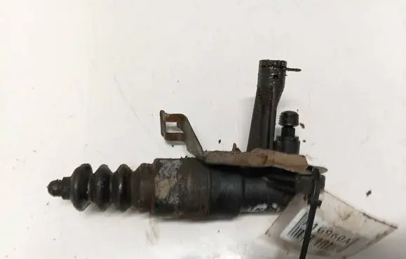 Volkswagen PASSAT B5 Clutch master cylinder 8E0721257A