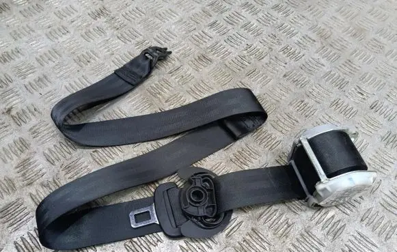 Volkswagen Crafter Front seatbelt
