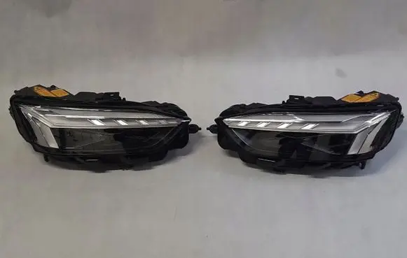 Audi A5 8T 8F Headlight/headlamp 8W6941085A 8W6941086A