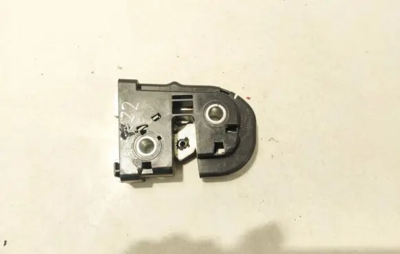 Opel Astra J Seat back rest lock catch 322502l 191255p04