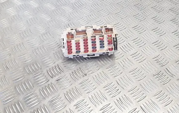 Nissan X-Trail T30 Fuse module