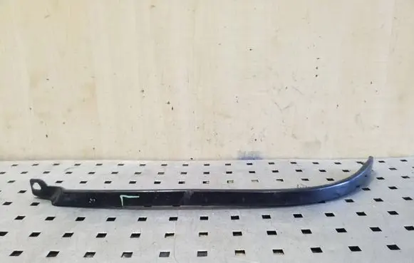 Under headlight/headlamp trim