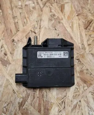 Mercedes-Benz E W213 Battery relay fuse A0009061505 1401180440 1110055