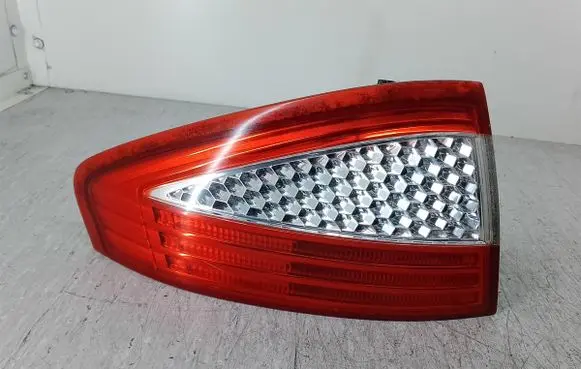 Ford Mondeo MK IV Rear/tail lights 7S71-13405-A