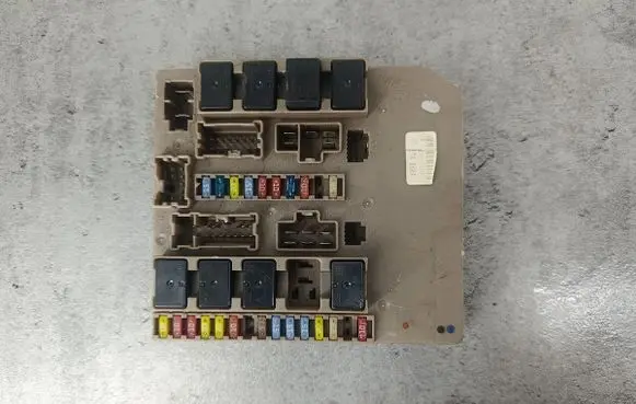 Renault Clio III BSM Control unit 674660A
