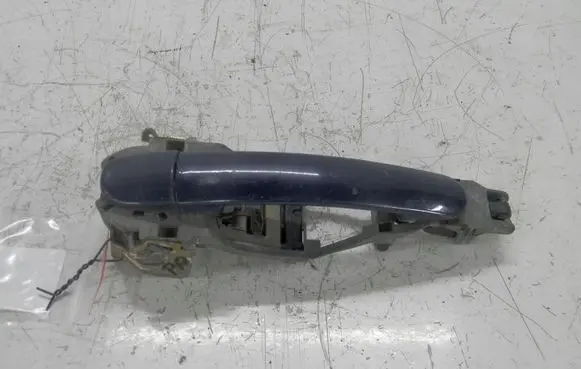 Volkswagen PASSAT B5.5 Front door exterior handle 