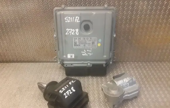 Engine ECU kit and lock set