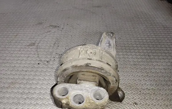 Opel Zafira B Engine mount bracket 90539246