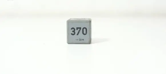 Audi A4 S4 B6 8E 8H Other relay 8D0951253