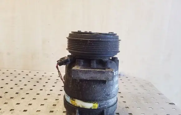 Renault Scenic I Air conditioning (A/C) compressor (pump) 7700105765
