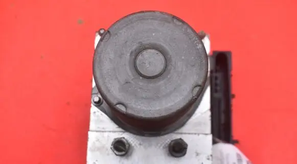 Toyota Avensis Verso ABS Pump 44540-05070