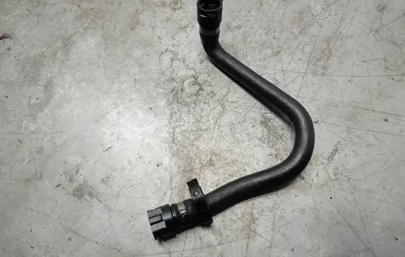 BMW 5 E60 E61 Coolant pipe/hose 