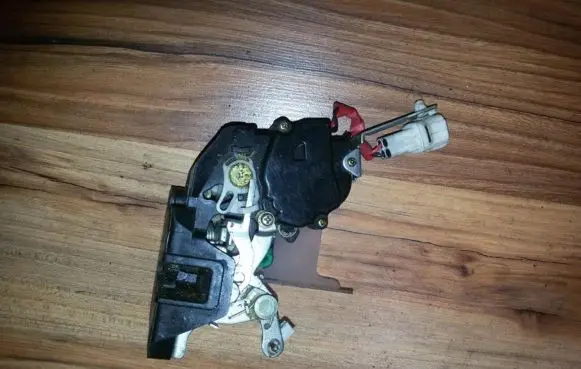 Toyota Camry Rear door lock