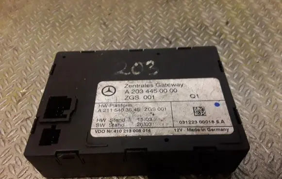 Mercedes-Benz C W203 Gateway control module 2034450000 A2034450000