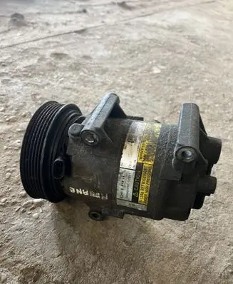 Renault Megane II Air conditioning (A/C) compressor (pump)