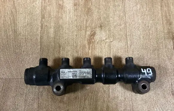 Ford Focus Fuel main line pipe 9654590 723002395