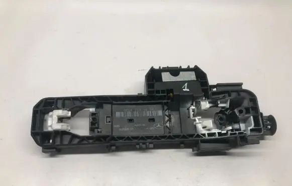 Mercedes-Benz C W204 Front door interior handle A2047601634