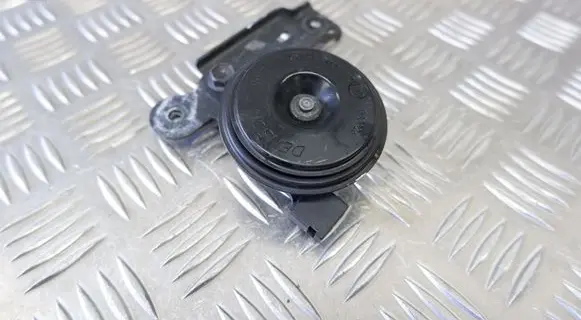 Toyota Yaris XP210 Horn signal 865200D050