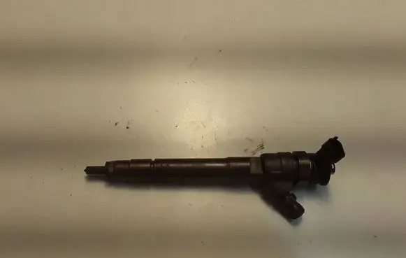 Nissan X-Trail T32 Fuel injector 0445110546