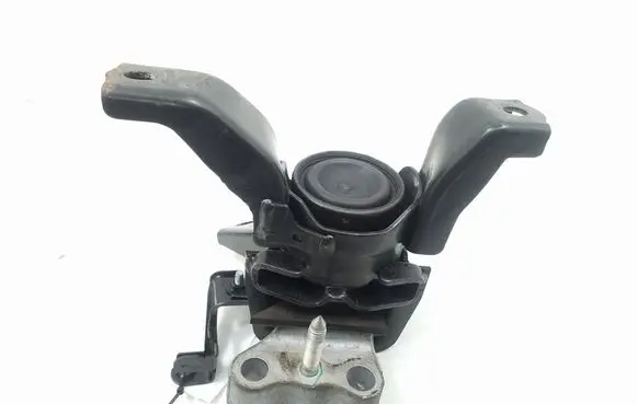 Toyota RAV 4 (XA40) Engine mount bracket 1230537330