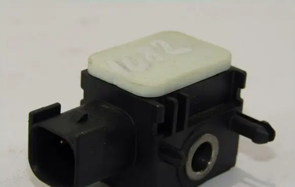 Hyundai Santa Fe Airbag deployment crash/impact sensor 959202B000