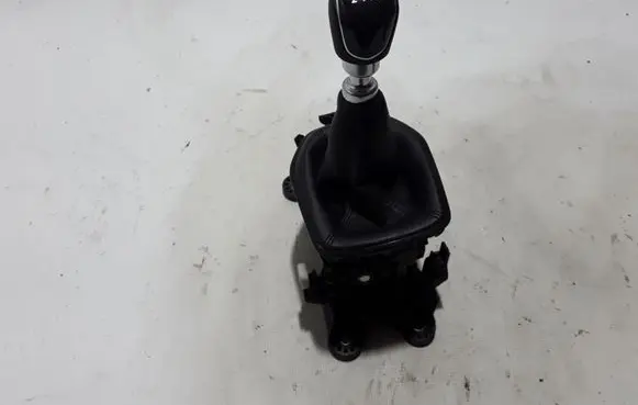 Ford Fiesta Gear shifter/selector H1BR7C453EAE
