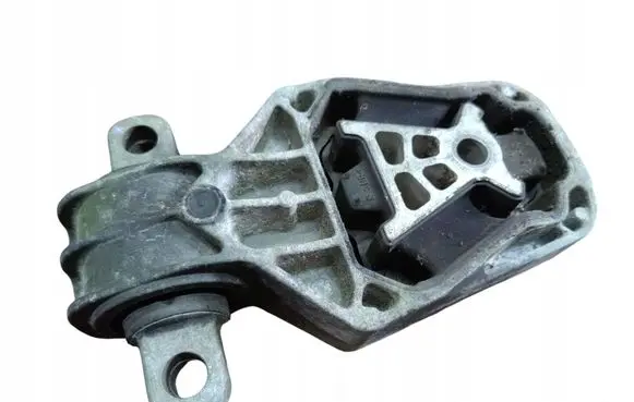 Mercedes-Benz B W246 W242 Engine mount bracket