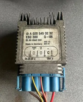 Mercedes-Benz A W168 Coolant fan relay A0255453232 898940000