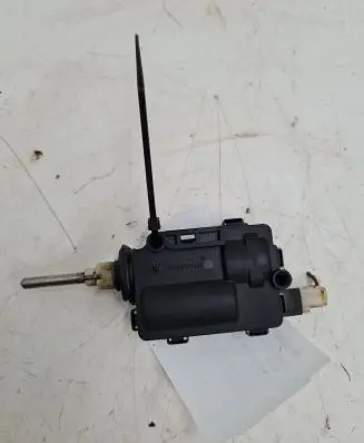 Opel Vectra C Central locking motor 24438209