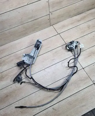 Mercedes-Benz Vito Viano W639 Sliding door lock A6397300735 456208004003 11012005
