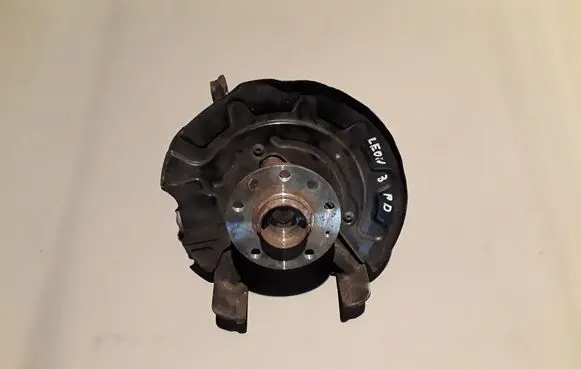 Seat Leon (5F) Front wheel hub 5Q02560