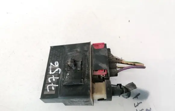 Citroen Berlingo Glow plug pre-heat relay 018010951 96520211