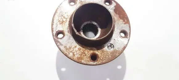 BMW X5 E53 Rear wheel hub