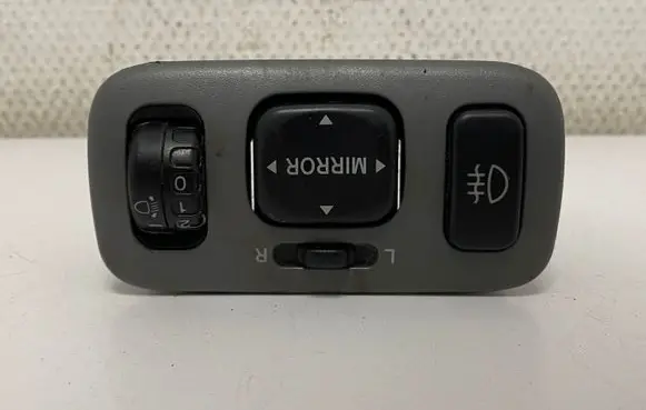 Toyota Yaris Wing mirror switch