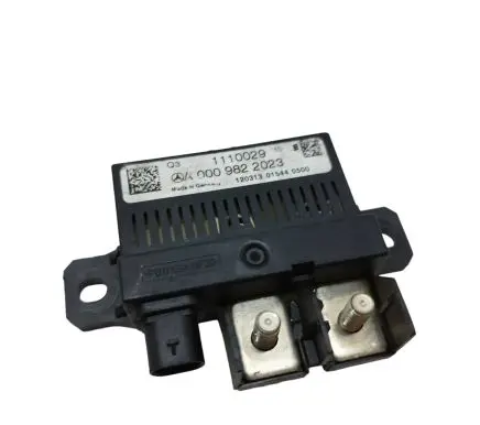Mercedes-Benz C W204 Charging relay A0009822023 1110029 015440500