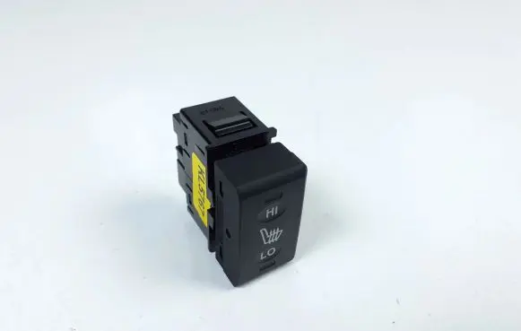 Hyundai Santa Fe Seat heating switch 202008452 KL5767