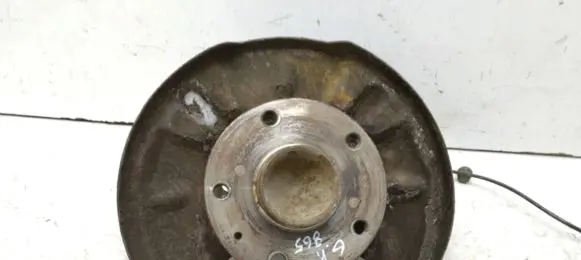 Suzuki SX4 S-Cross Rear wheel hub spindle/knuckle 