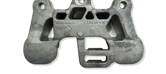 Mercedes-Benz GLC C253 Engine mounting bracket A2640901100